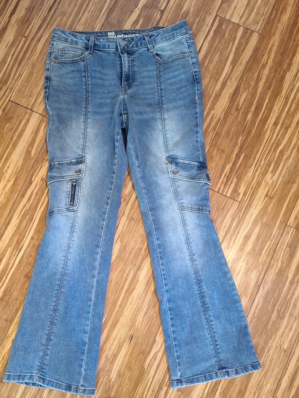 No Boundaries Flare Leg Cargo Jeans Size 10 NWOT